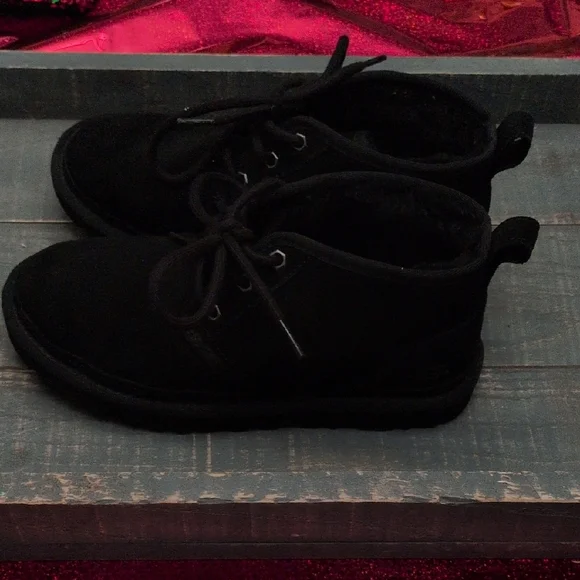 Ugg Australia Classic Black Lace-Up Ankle Boots - Picture 3 of 7